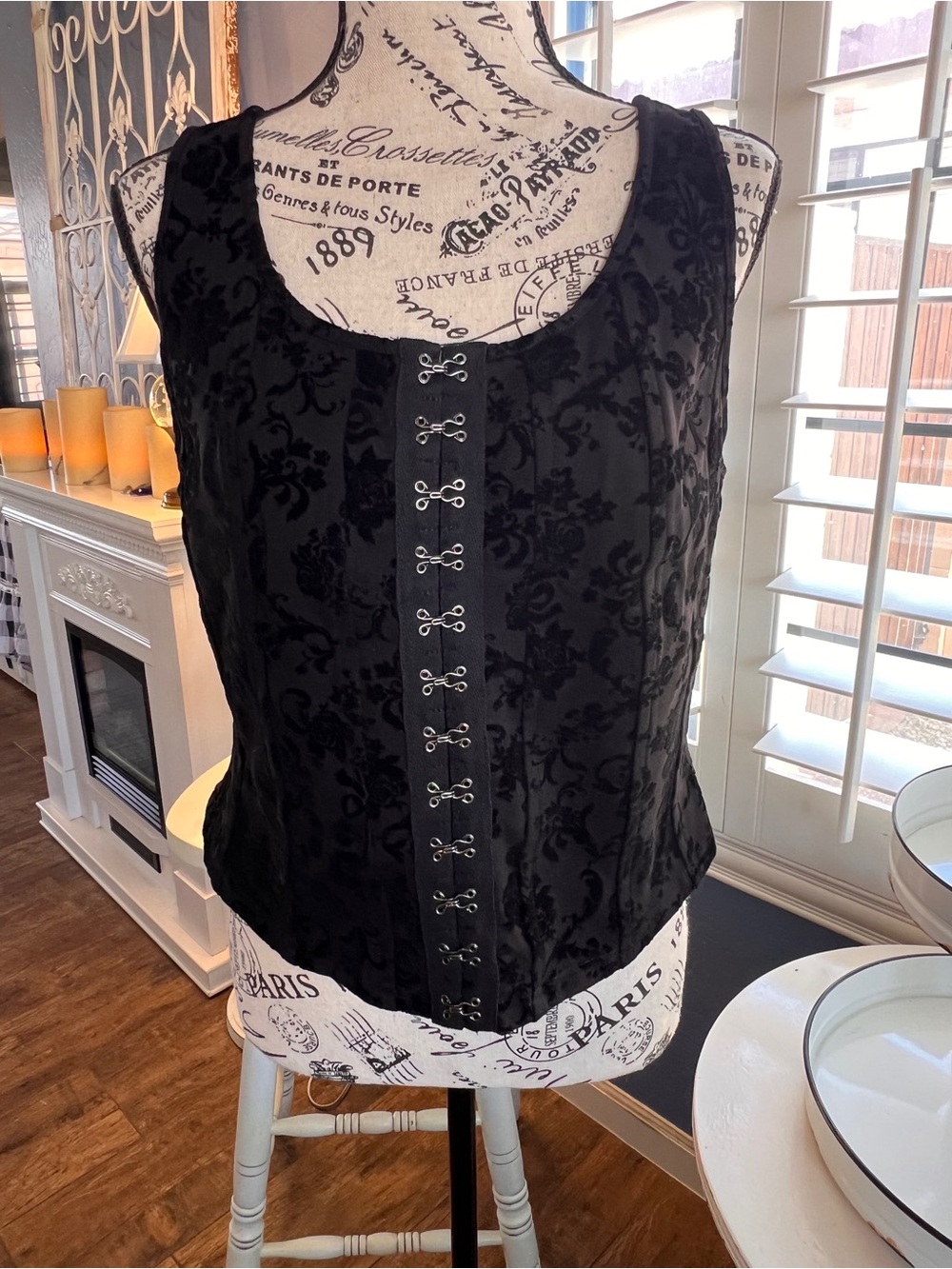 torrid Black Floral Brocade Hook-Front Sleeveless corset tank